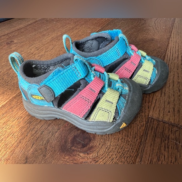 Keen rainbow toddler sandals size 5 EUC - Picture 4 of 5